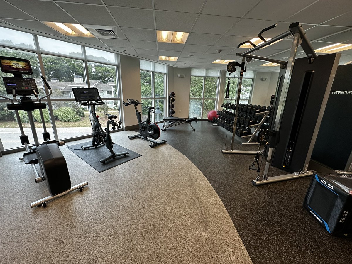 KleosOperator's tweet photo. Today’s workout courtesy of @Hilton 

Empty gym is an empty gem.

Let’s dig 🦾 https://t.co/hMT9Y4jhVJ