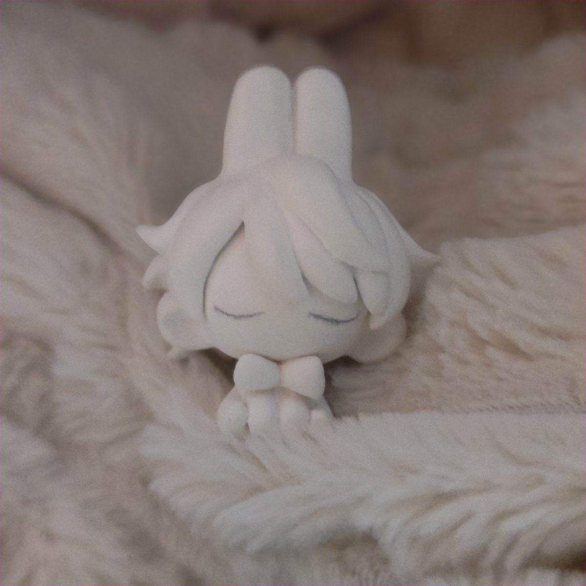 sksk_kkk02's tweet photo. 自創作愛が強めなので、100均粘土で自分のキャラを立体にする。 https://t.co/npT9Hz1hgp