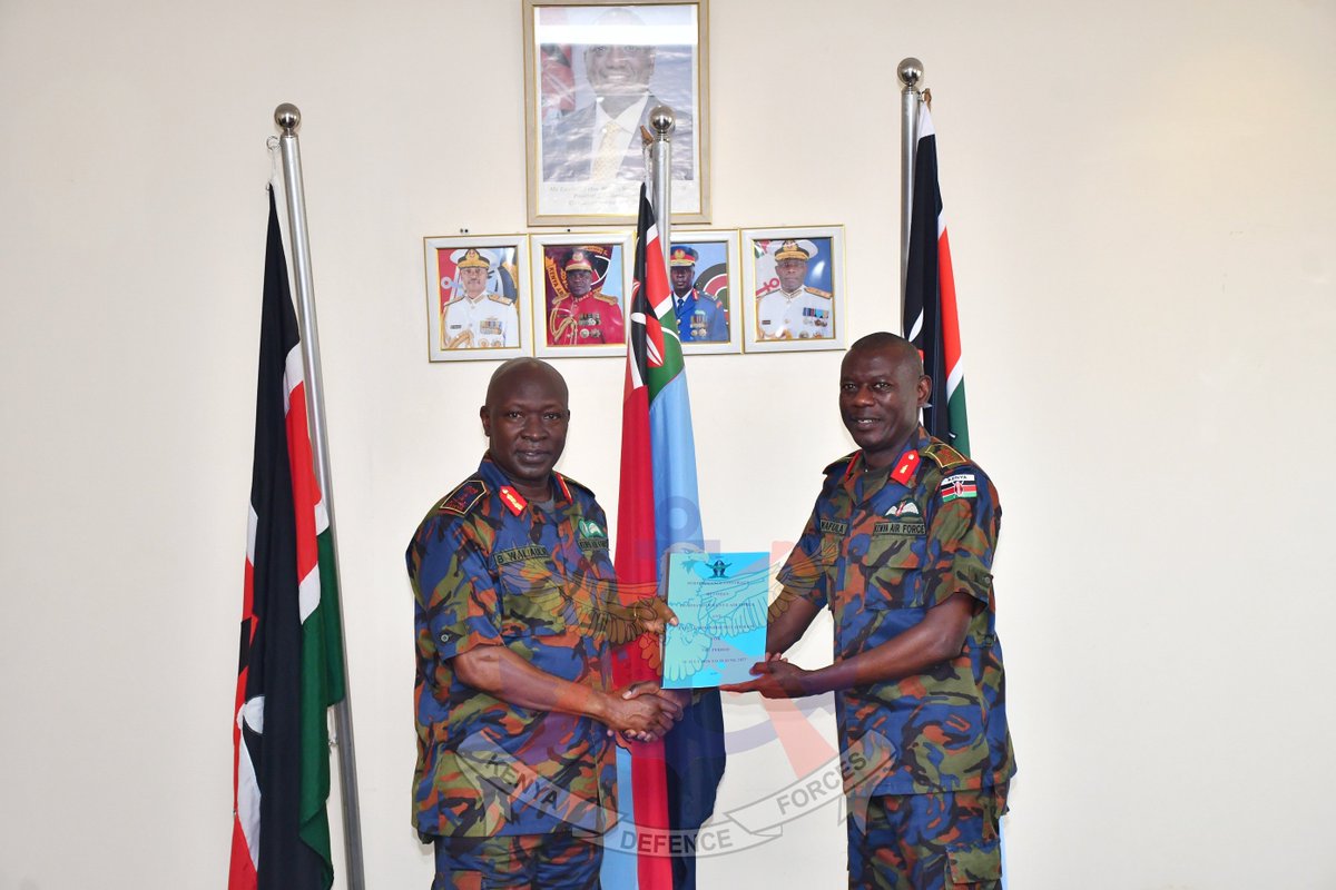 kdfinfo's tweet photo. The Commander Kenya Air Force, Major General Bernard Waliaula, presided over the signing of Performance Contracts for KAF Formation Commanders and Principal Staff Officers at the KAF Conference Room.

See more: https://t.co/YafJ5cEvg1 https://t.co/vnZWLcEFpj
