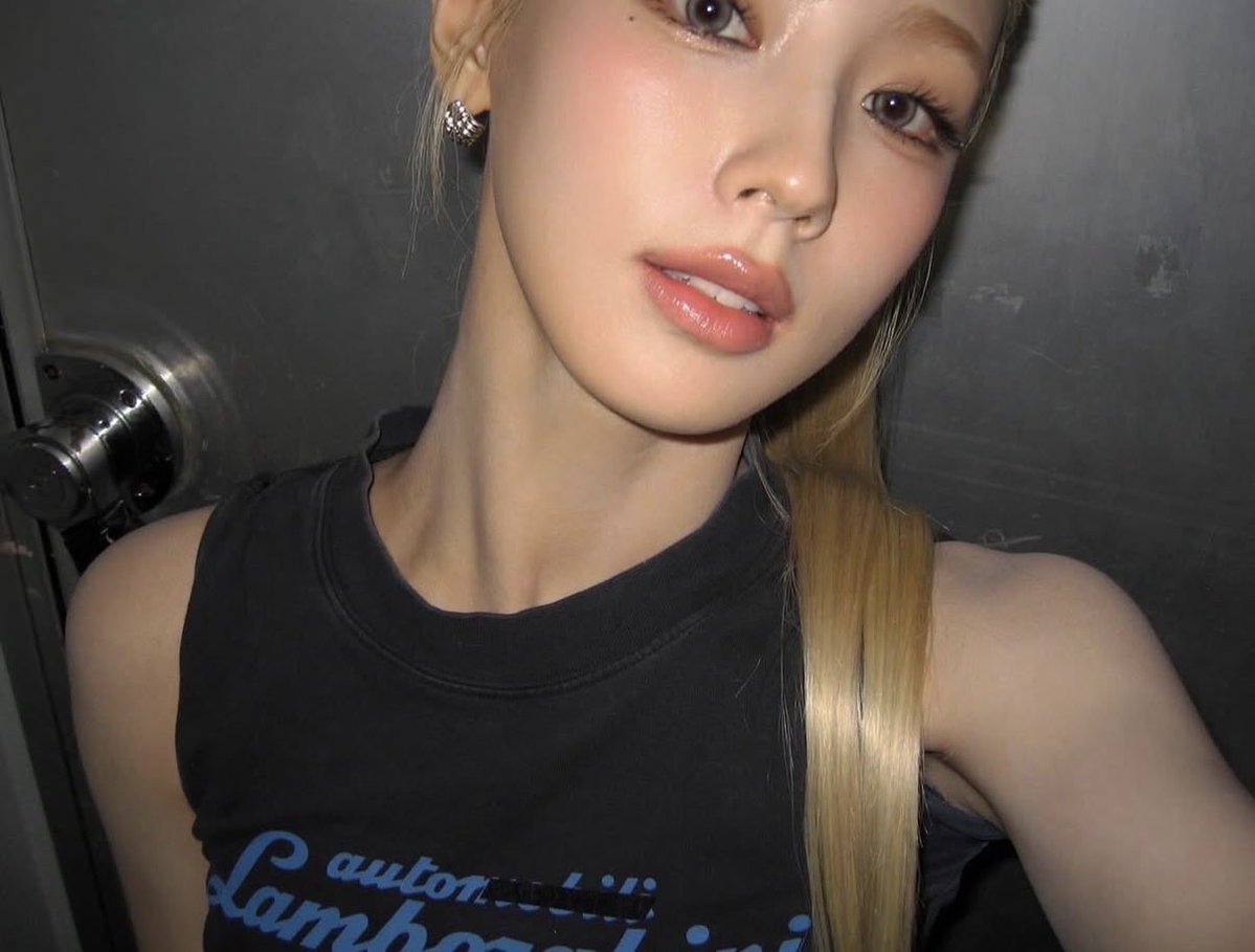 haegur1's tweet photo. 나 이 날 미연 좋아함
여자 얼굴 붉힐려고 만들어진 사이보그같아… https://t.co/mk28V4ENWi