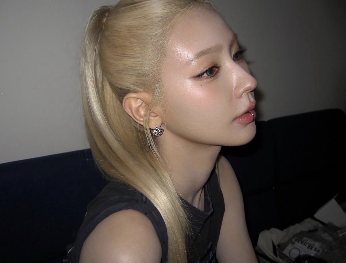haegur1's tweet photo. 나 이 날 미연 좋아함
여자 얼굴 붉힐려고 만들어진 사이보그같아… https://t.co/mk28V4ENWi