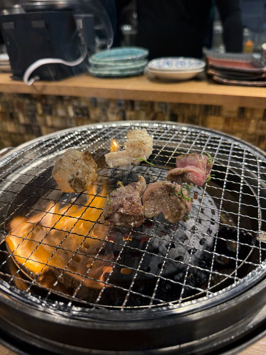 go_2_kyt's tweet photo. ダイバーが楽しそうだったので、減量を決意した夜なのに… https://t.co/XEh1k0c5jE