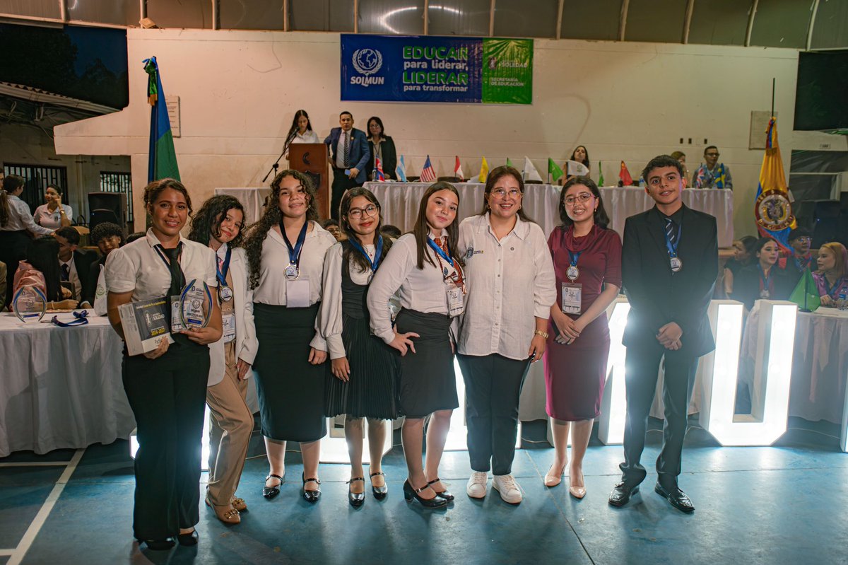 soledadalcaldia's tweet photo. 🌎🎙️ 461 estudiantes hicieron de SOLMUN 2026 un escenario de liderazgo, debate y talento juvenil.

Durante esta segunda edición, jóvenes de instituciones oficiales y privadas de Soledad e invitados asumieron roles diplomáticos, debatieron en inglés, defendieron ideas y construyeron propuestas.

💛 Bajo el liderazgo de la alcaldesa @alcirasandovali, seguimos impulsando una educación que fortalece el bilingüismo, la argumentación y la formación de los líderes del futuro.

#SOLMUN2026 #SoledadEduca