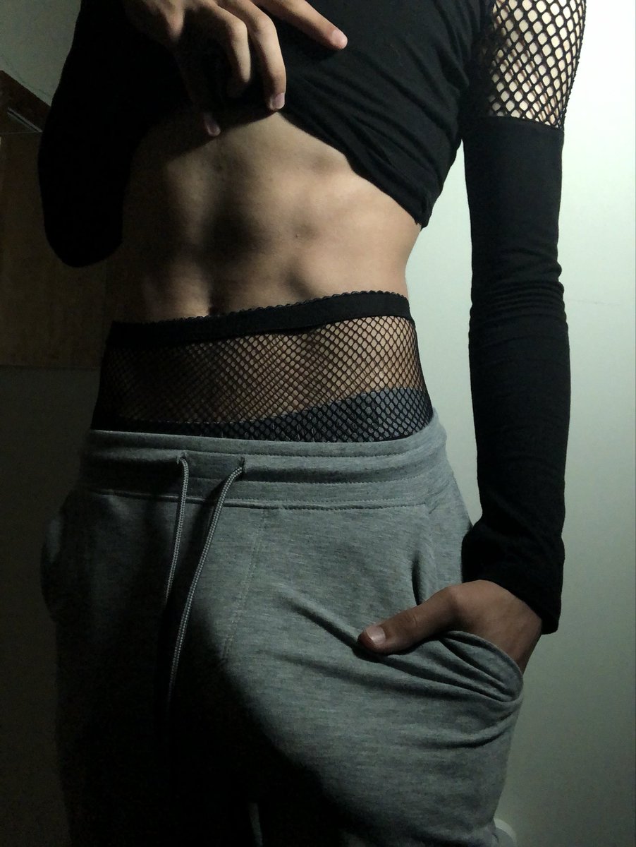 FemboyFlib's tweet photo. i have a job again btw, so i can start finding new hot things for excuses to take newer pictures in soon :3 
#nsfwtwt #enby https://t.co/2LMHQt5zKF