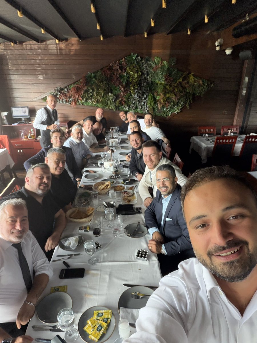 yiityurteri1903's tweet photo. Yanımda olan abilerime , kardeşlerime tek tek teşekkür ederim. Beşiktaşlılığımızdan 1 gram eksilmeden yola devam…

Hadi gülüşümüzüde ihraç edin. 

Beşiktaş bizim canımız 🦅 https://t.co/pxvZo5PStX