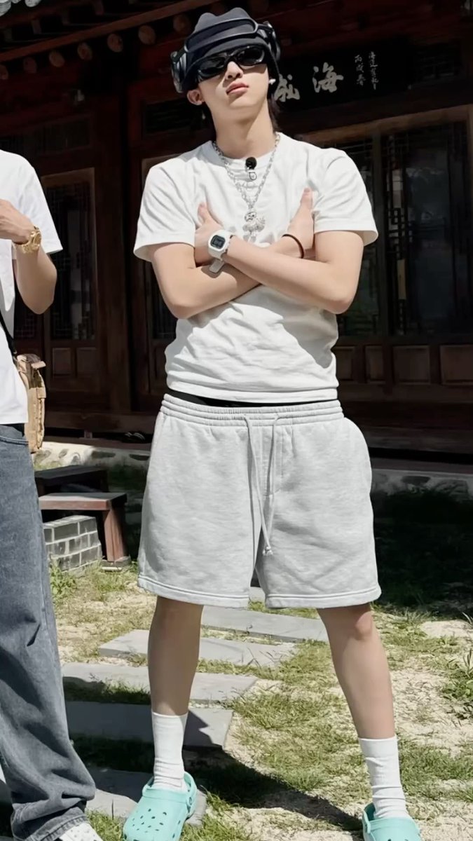 madebywoojin's tweet photo. when you have such a good fashion sense, even the simplest outfits can look so polished. the fashion industry isn’t ready for jung woojin ✨ https://t.co/7iAt8AjkbZ