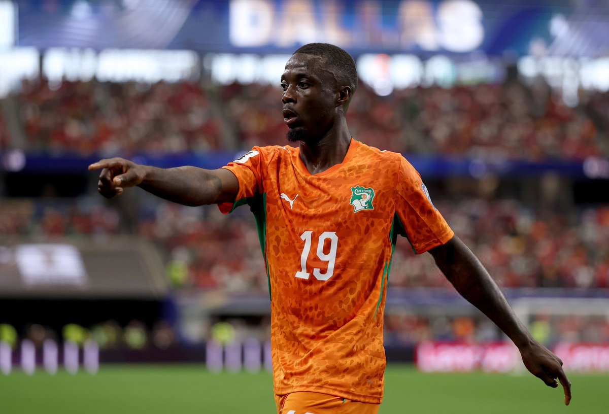 ActuFoot_'s tweet photo. 🚨 OFFICIEL ! NICOLAS PEPE 🇨🇮 QUITTE LE RASSEMBLEMENT DE LA CÔTE D’IVOIRE POUR LA NAISSANCE DE SON ENFANT ! 👋 

« La Fédération Ivoirienne de Football adresse ses vœux de bonheur à Nicolas Pepe et à son épouse et leur souhaite un heureux événement. » 😁❤️ https://t.co/2CRVzgJoAv