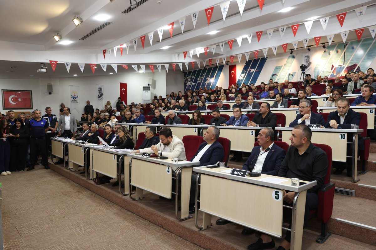 OnurEmrahYILDIZ's tweet photo. Ekim ayı meclis toplantımızın ilk oturumunu ilçemizin kentsel ve sosyal gelişimini hızlandıracak kararlar alarak gerçekleştirdik.

Çiğli'nin geleceğini, ihtiyaçlarımız ve halkımızın beklentileri doğrultusunda  planlamaya kararlılıkla devam edeceğiz. https://t.co/R7rNFzJx3d