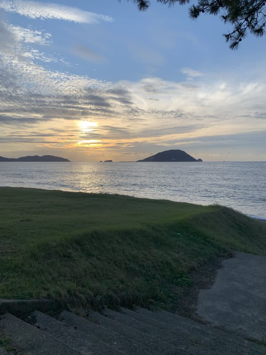 punhetilson67's tweet photo. O sol e o mar combinam muito bem, né? Tenho certeza de que todos adoram! https://t.co/CGbo9KBpha