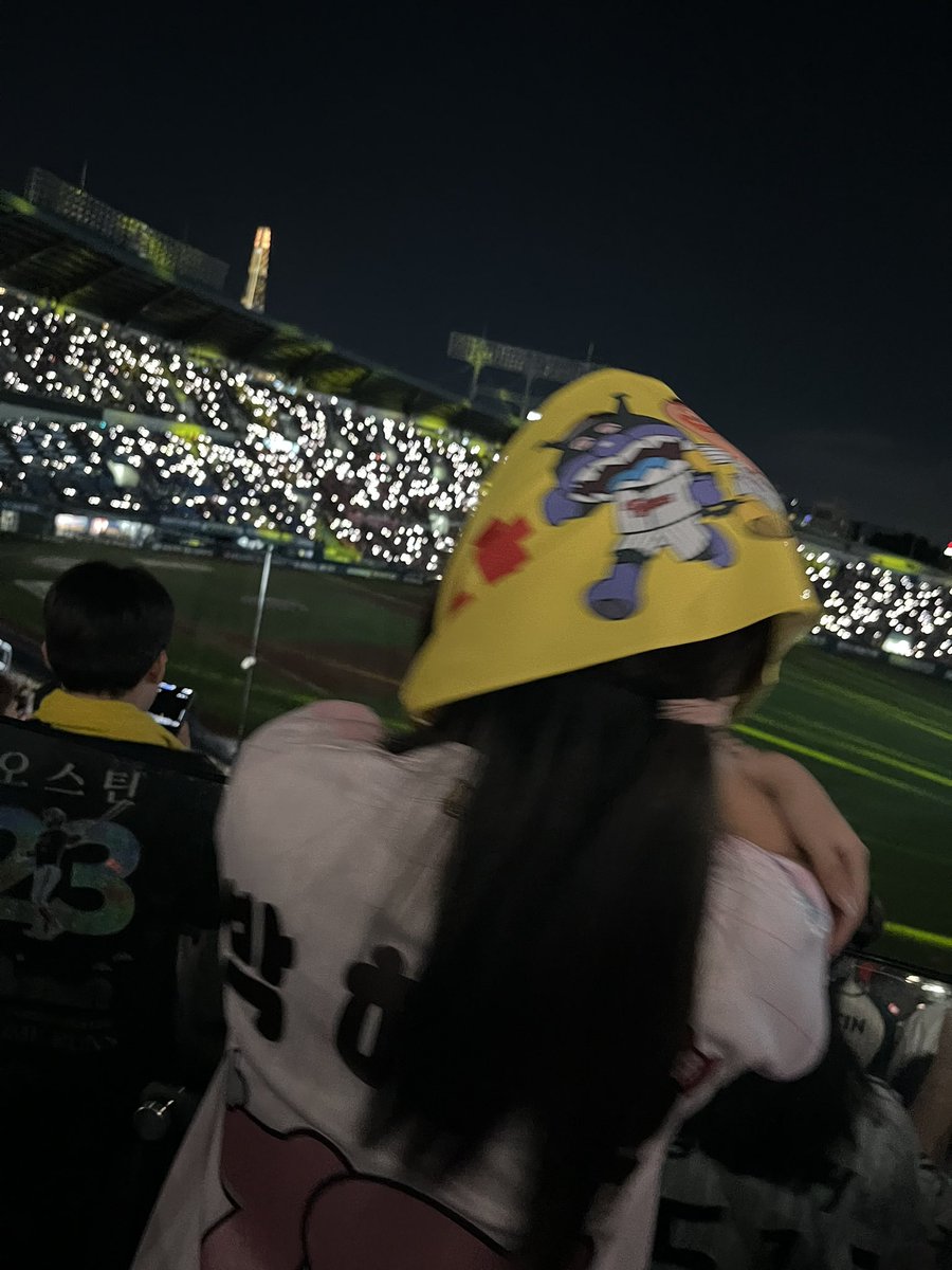 y_jhS2's tweet photo. 안녕하세요!!🥺
저 복귀 햇습니다 ^_−☆
점차..? 말 많아질 윤프 하나 탐라에 심어보세용
반응 없으면 좀 슬프고..ㅜㅜㅜ
사실 너무 오랜만에 써서 감이 안잡히는데 친해지면 말도 엄청 많고 야친자니까 야팬 컴온~
트친들(0명)인알 부탁해~!!!🩷

#트친소 #캐럿트친소 #윤친소 #셉친소 https://t.co/is8yA3aMCZ