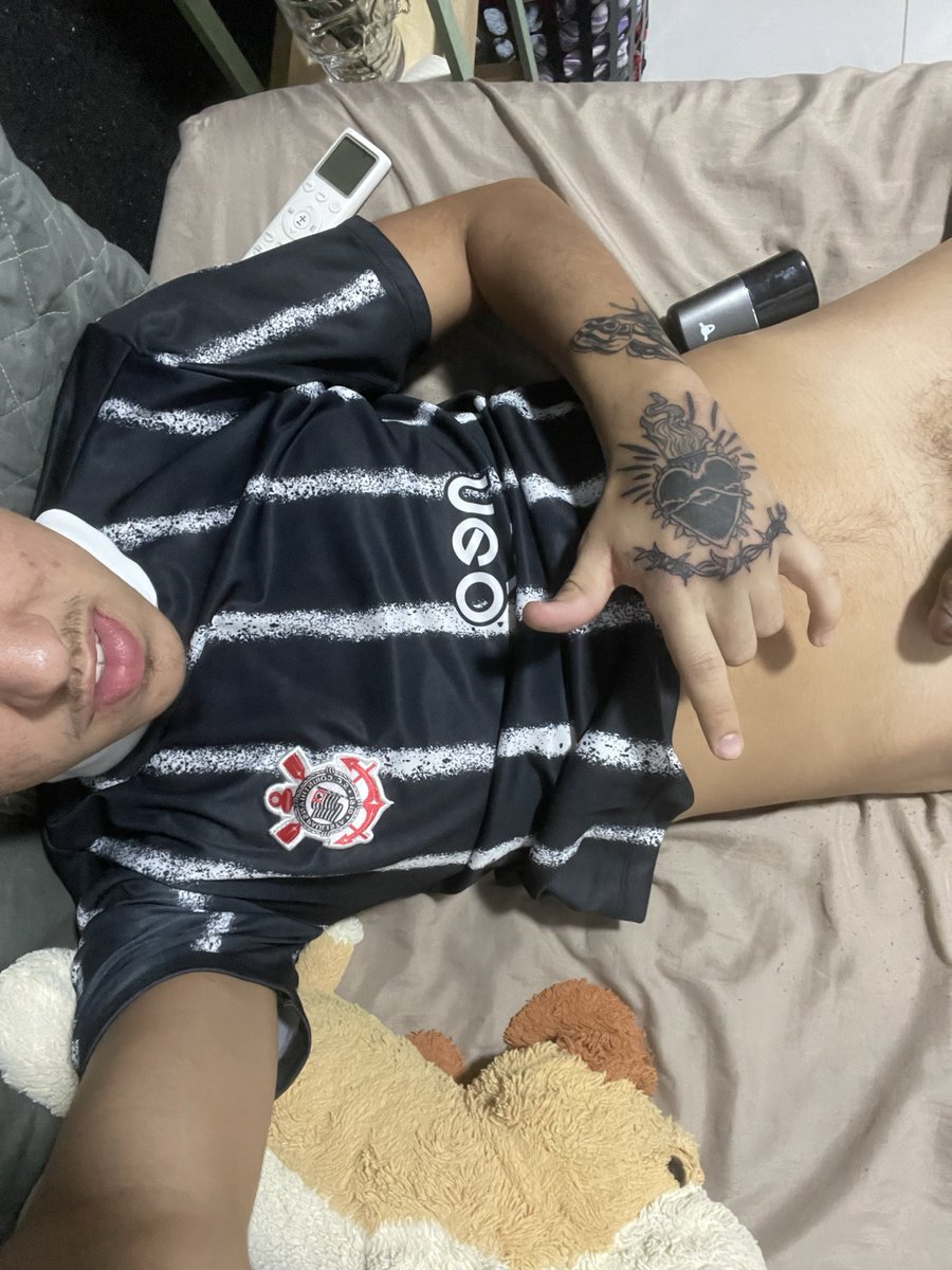 osantoguix's tweet photo. terminei minha tatuagem, minha mão tá doendo, você me ajuda em uma coisa? 

https://t.co/Dvzq05HsTs
#PINTOSAWARDSㅤㅤ https://t.co/SYIdoLpjB7