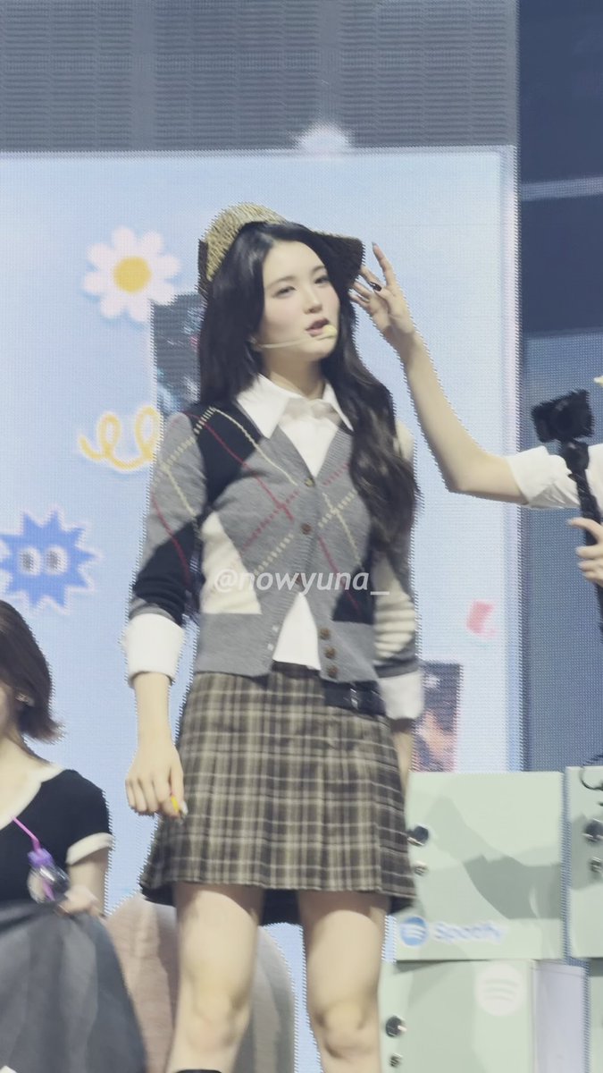 nowyuna_'s tweet photo. 요즘 애들은 다 이렇게 꺼드럭거려요 https://t.co/lpwWMFBhFR