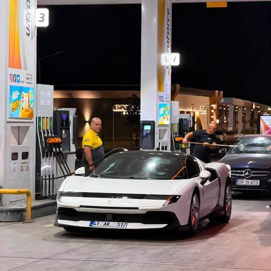 baranymo's tweet photo. Intercity plakalıklı testarossa gördüm şaka gibi skajdnskmd https://t.co/i4bBz4BRjI