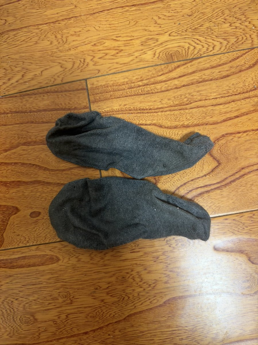 5ay24u's tweet photo. 都穿硬了 这是哪个傻逼的夜宵啊🧦
#直男 #直男崇拜 #���性崇拜 #傻逼男同 #ATM奴 #傻逼 https://t.co/VVsaajjTp0