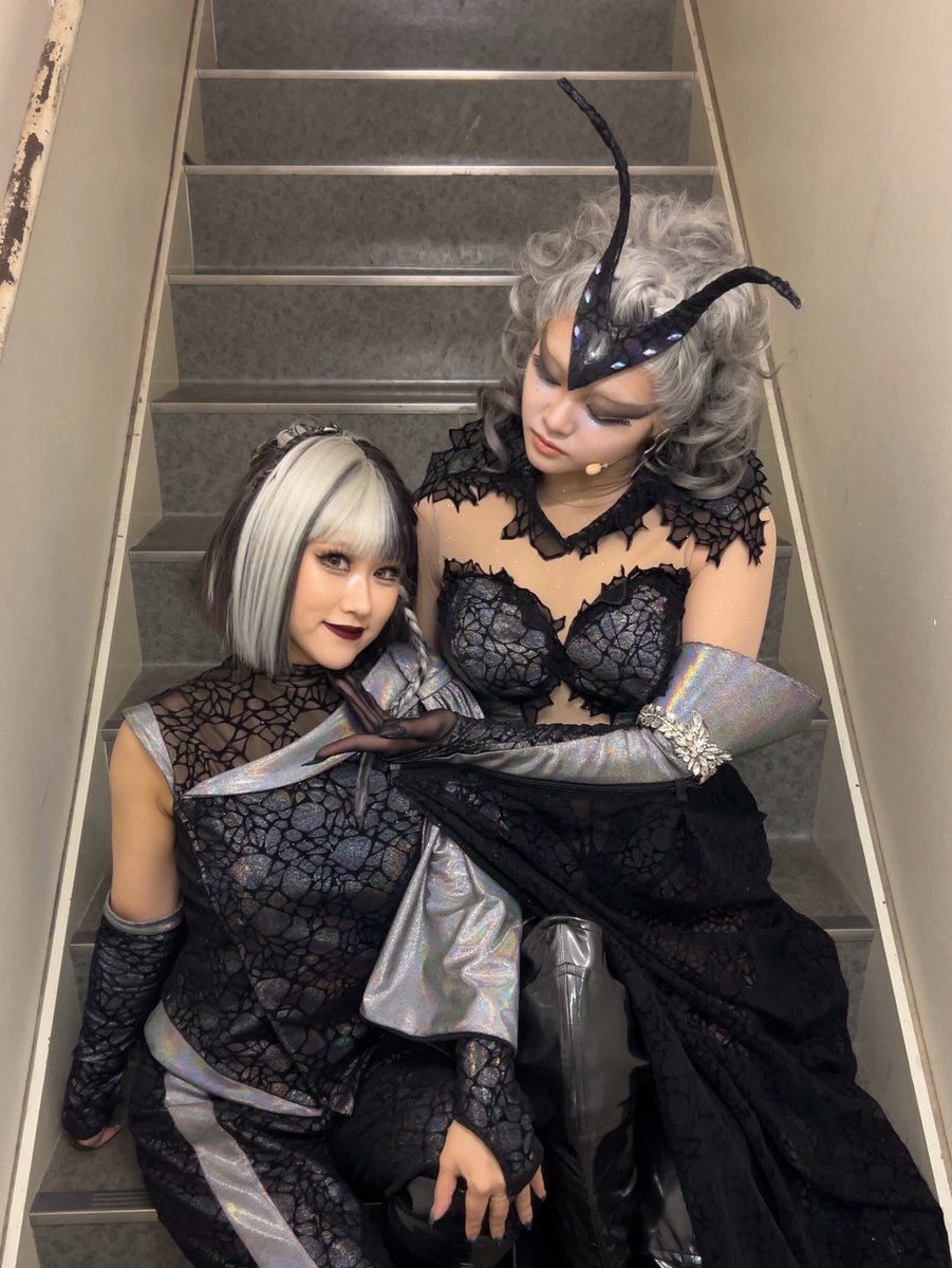 _uiintzel's tweet photo. #美少女戦士セーラームーン
-#ShiningTheater Shinagawa Tokyo-
ご来場ありがとうございました🌙

今日のVCメンバーは2期でははじめて🩶
レアな組み合わせでした🤤🦾

そして素敵な応援グッズなどVCにも沢山のパワーをありがとうございます🫧🫶🏻

明日もヴァルシア様とともに..🩶
お待ちしております。 https://t.co/glCzWwSADj
