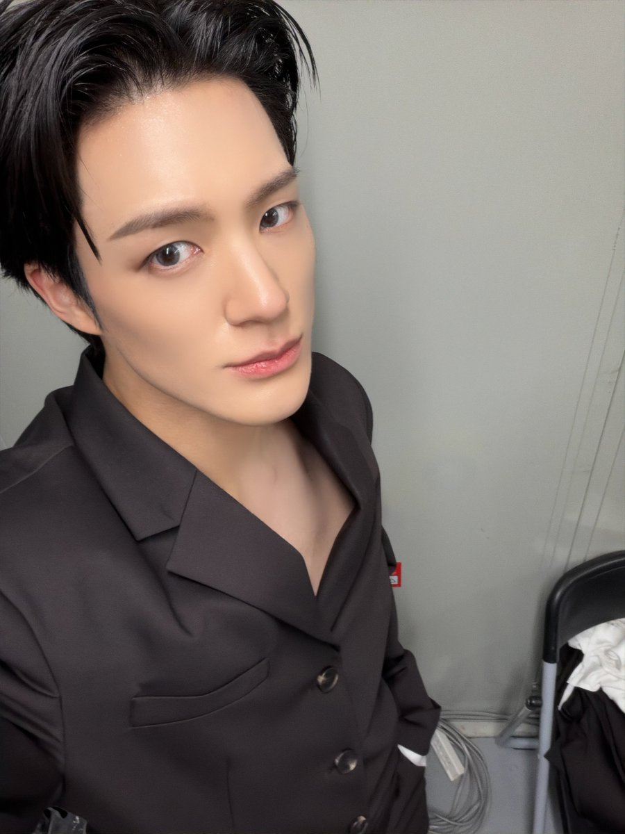 jenoobluu's tweet photo. selca pertama pake 18 pm 🙂‍↔️ https://t.co/ADE4HwzhUp