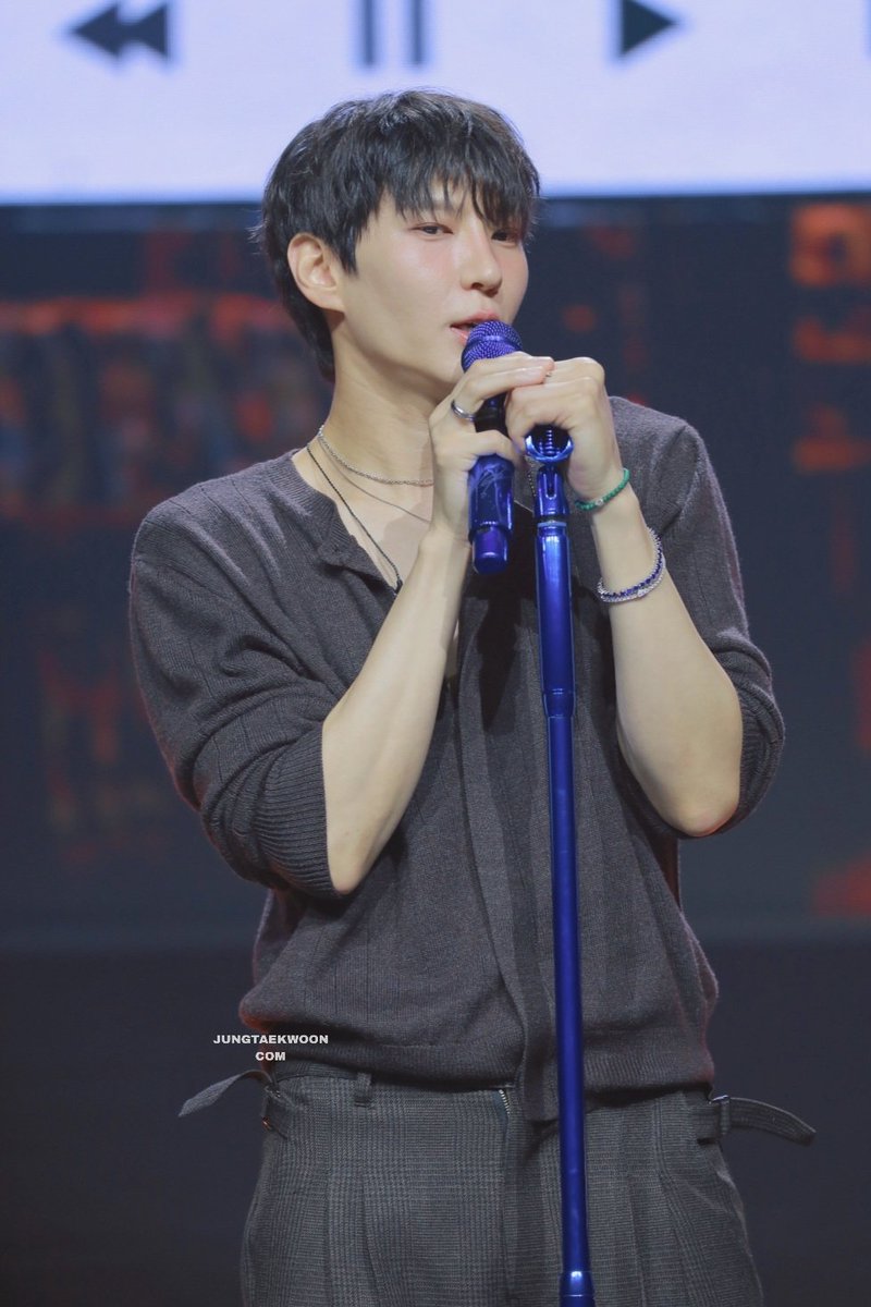 jungtaekwooncom's tweet photo. 261003 #레오 #정택운 
@JUNGTW_LEO
@OfficialJTW_LEO 
골격이 정말 아름다우시다 https://t.co/RjfKuj03K4