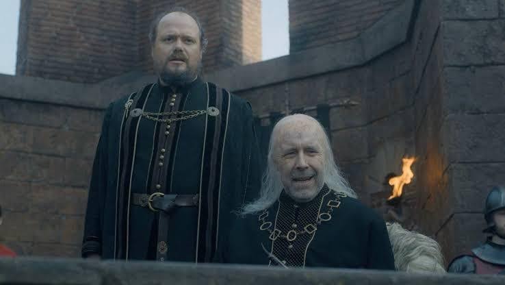 rhaenyrisms's tweet photo. viserys being friends with lyonel is so funny to me for no reason it just feels like thats his oomf. like oh yeah im the king. oh him? thats oomf. https://t.co/3HkbvcBT7R