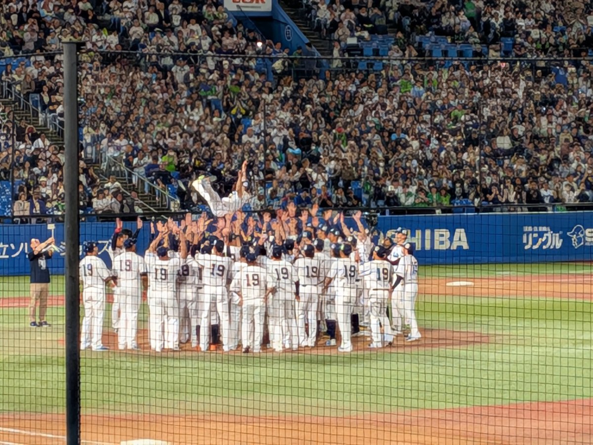 kaznrt's tweet photo. 石川投手25年間の現役生活お疲れ様でした😭 https://t.co/LZmvcKiKn2