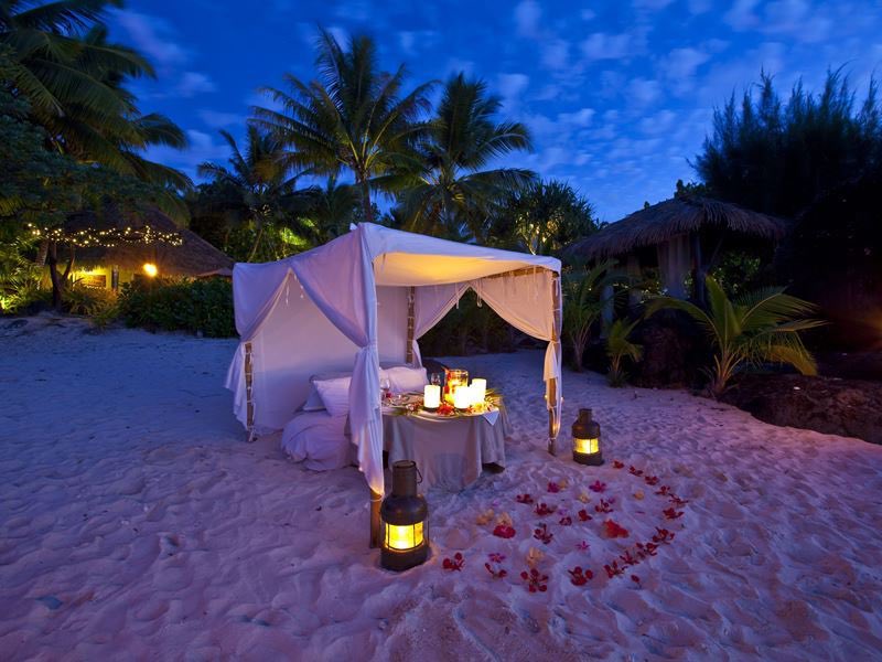 JasonBBCLuvX's tweet photo. Sinks to one knee in the sand @georgiamayslutx will you make me the happiest man in the world and marry me ❤️❤️❤️❤️❤️❤️ https://t.co/KRbDcn0L05