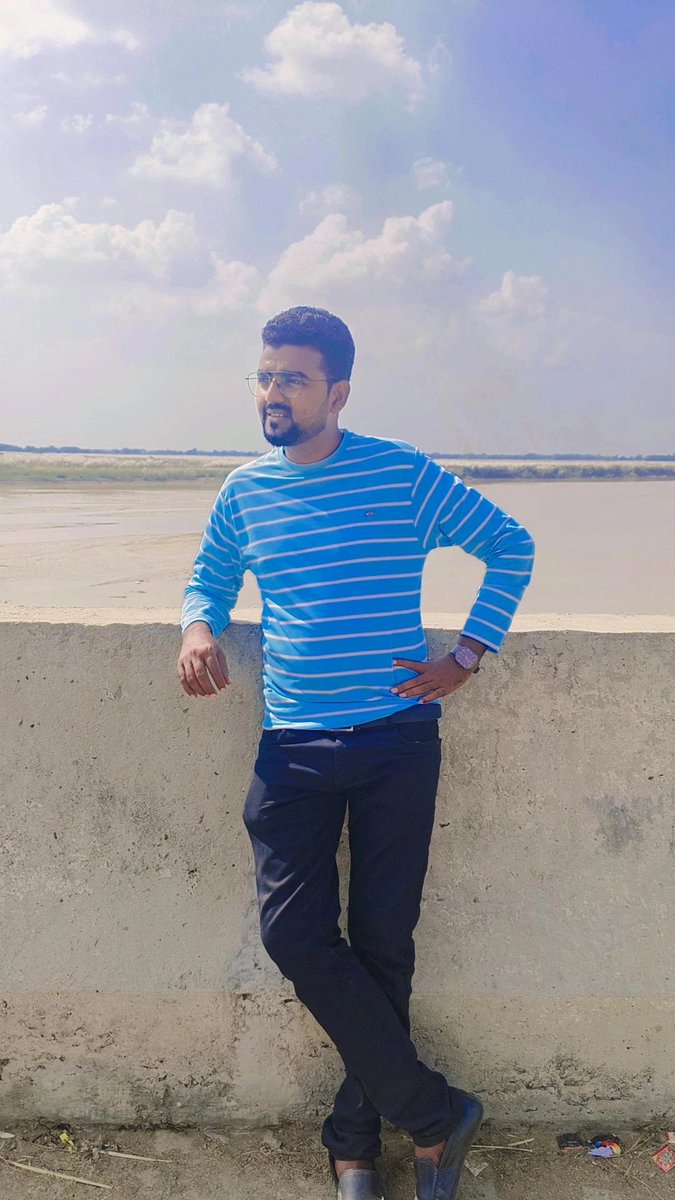 UsmanParadise's tweet photo. “ज़िंदगी का सफ़र खूबसूरत तब बनता है, जब हम हर पल को मुस्कुराकर जीना सीख लेते हैं। ✨

सुकून भी ज़रूरी है और सफ़र भी… 🌿”

#LifePeaceMemories #PositiveVibes #BeautifulMoments https://t.co/0mm7A8bdWk