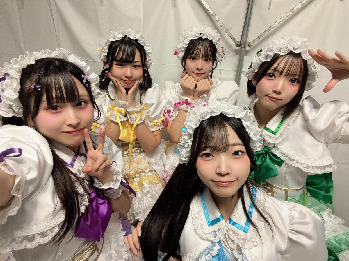 babel_idol's tweet photo. 本日は『クロフェス2026 7年目ラッキー7アイドルフィーバーだしん！』ありがとうございました💖

兵庫県代表として出演させていただきました、BABELです👑
最終日も出演させていただきますので、よろしくお願いします❣️

⏩10/4(日)
クロフェス2026 7年目ラッキー7アイドルフィーバーだしん！
📍稲毛海浜公園プール
11:00〜11:15 エメラルドステージ
11:30～12:40 物販14
13:00〜13:30 縁日4部

🎫https://t.co/x8v0CndbsW
BABELお目当て特典🎁囲みチェキ