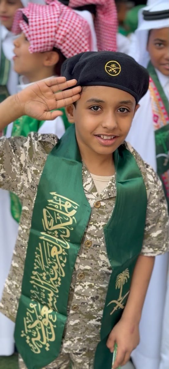 Daredu_Sa's tweet photo. 🇸🇦احتفلت
 #مدرسة_دار_التعليم_المتقدم الابتدائية باليوم الوطني، في أجواءٍ وطنية مفعمة بالفرح والاعتزاز، شارك فيها أبناؤنا وبناتنا احتفاءً بوطنٍ عزيزٍ يسكن القلوب.

دام عزك يا وطن 🇸🇦
#اليوم_الوطني_السعودي #مدرسة_دار_التعليم_المتقدم 
#نجران_الآن https://t.co/VGNzFRS7yD