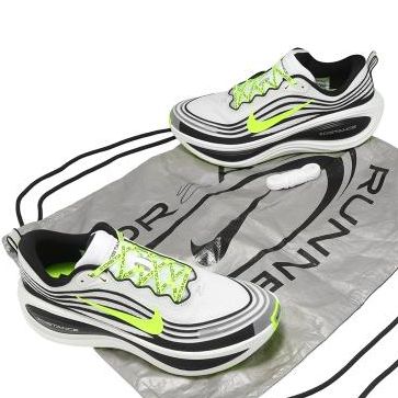 KicksFinder's tweet photo. Ad: SIZES STILL AVAILABLE via Nike US
DISTANCE x Nike Vomero Plus "White/Black/Volt"

>> https://t.co/1XqplvG0Gy https://t.co/FlYAuFsXtp