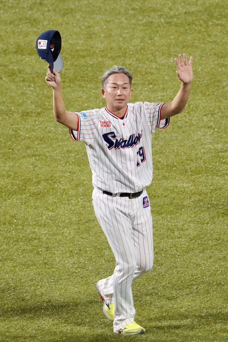 KK_KONG's tweet photo. 25年間お疲れ様でした。

#swallows
#石川雅規 https://t.co/64vVTq3TFR