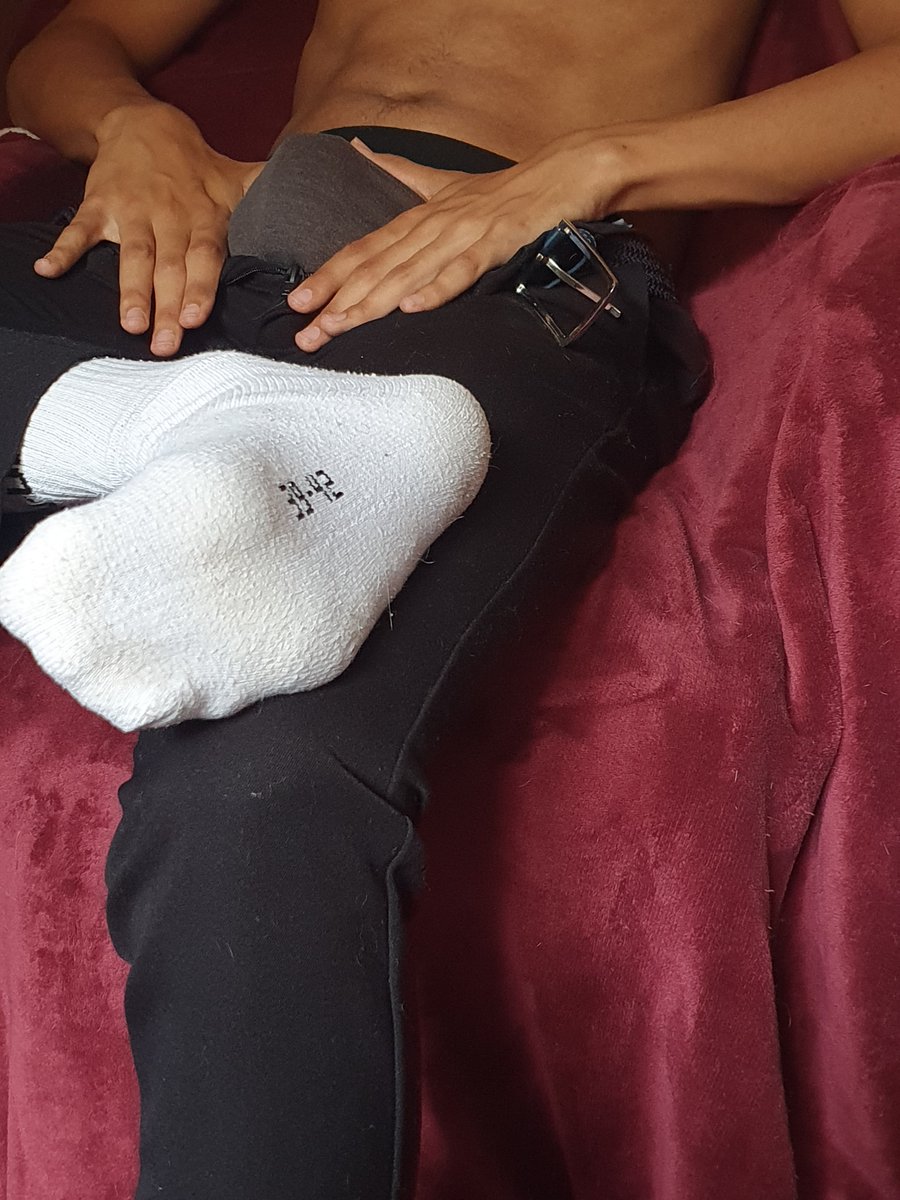 GabrielDetty's tweet photo. At 9 PM on X 🔥👀
#cum #whitesocks #gayporn https://t.co/yDhLWUNDz7