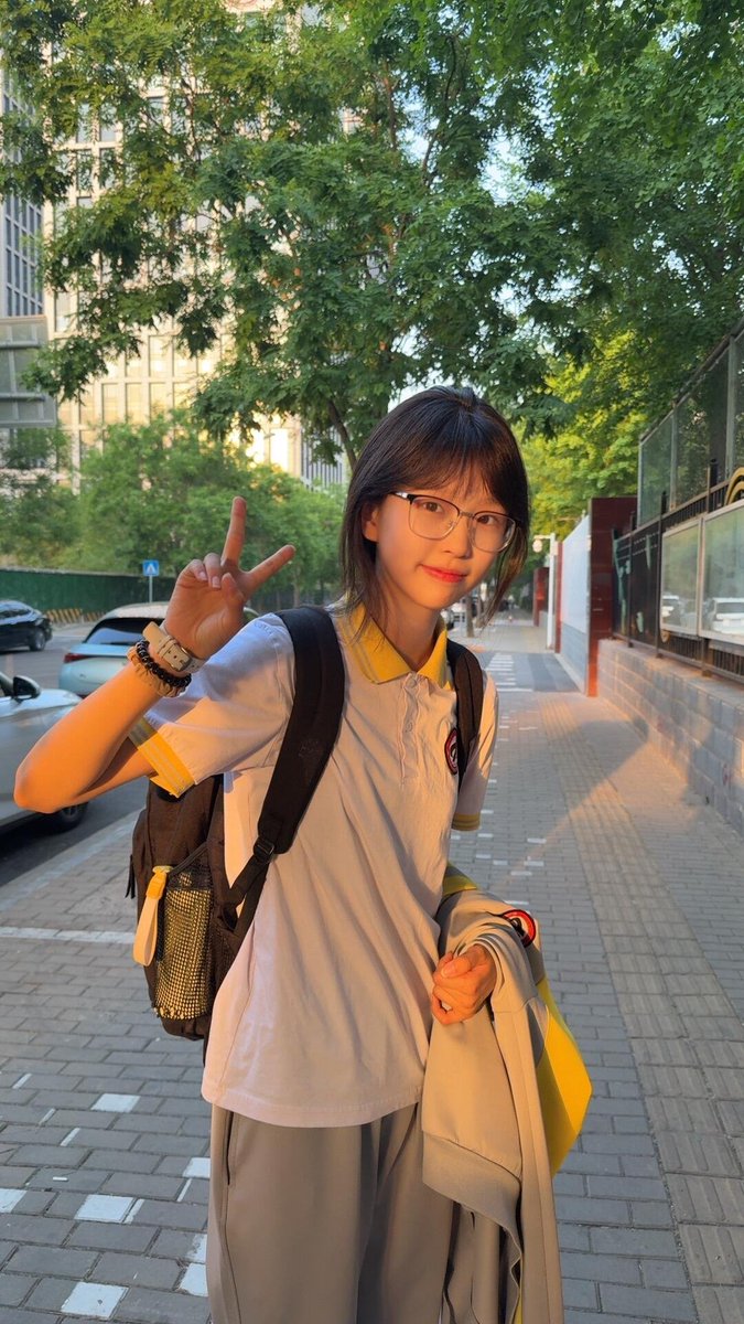 mary39rt6's tweet photo. 从小缺爱！

有人想锐评一下我13岁的福嘛 ？🥹   

不要🚪赶紧看，我要删了… https://t.co/w8w6hGVzSt