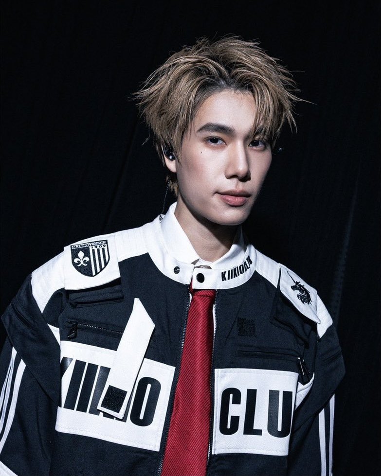 2phuwin's tweet photo. soo handsome https://t.co/AJn7uqiT8b