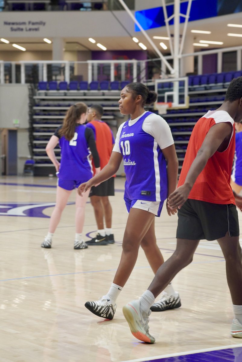 FurmanWBB's tweet photo. Next up, freshman guard Nariah Nelson! 

#JustUs https://t.co/aC1SuPjSqJ