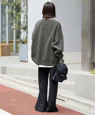 mummy_normcore's tweet photo. ユニクロもいいけど…
このオーバーサイズ感がかわいすぎて…ずるい。 https://t.co/5LYMcTCasv
