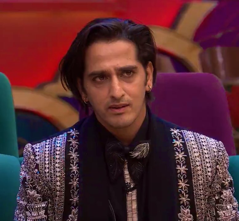 real_khabri_1's tweet photo. Ranking Poll Week 4

Like &amp; Retweet if you’re supporting #QaziTouqeer in #BiggBoss20 house

Note- Only Likes and Retweet will count (7 Pm to 7 Pm) 24 hours.

#BB20
#SalmanKhan https://t.co/pJkj9Bra4M