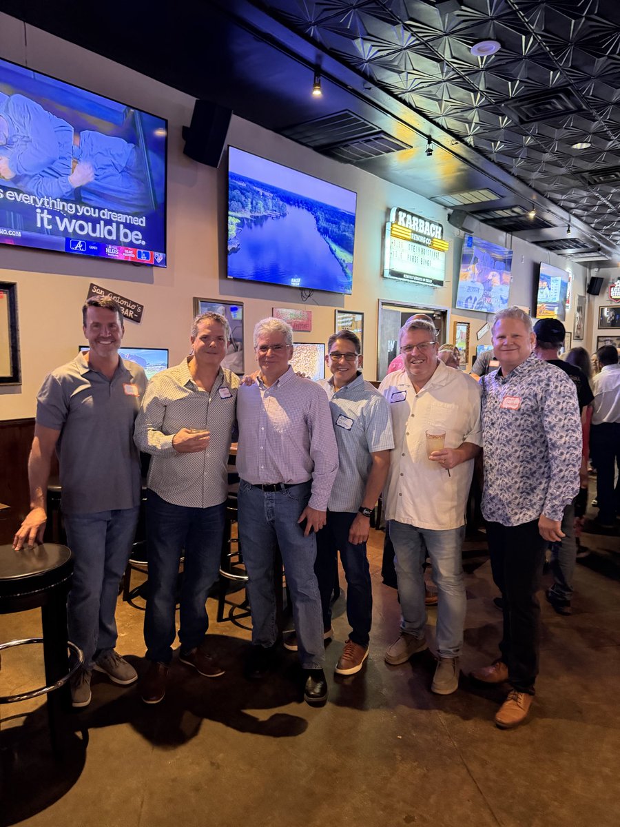 ShacklettDavid's tweet photo. Long time friends at High School reunion. https://t.co/HZ87sio1E4