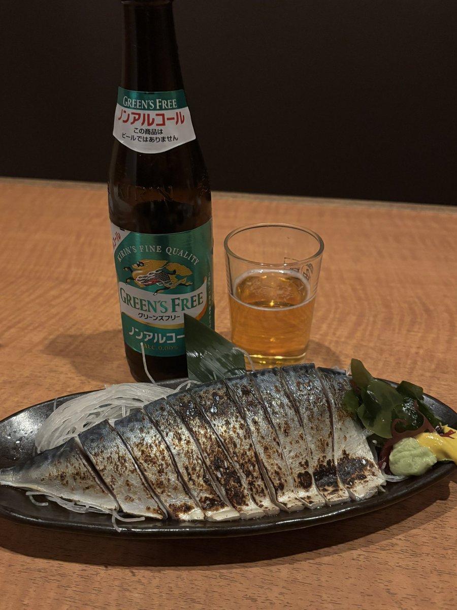 gZEJkwO7E6icY69's tweet photo. 居酒屋（魚民）に来た〜鍋はニラま🥘よ〜ま←とはマグロ🐟のこと🥰肌寒くなってきたから鍋もいい〜😘魚民って全部うまーい💞 https://t.co/hgNnrFovGk