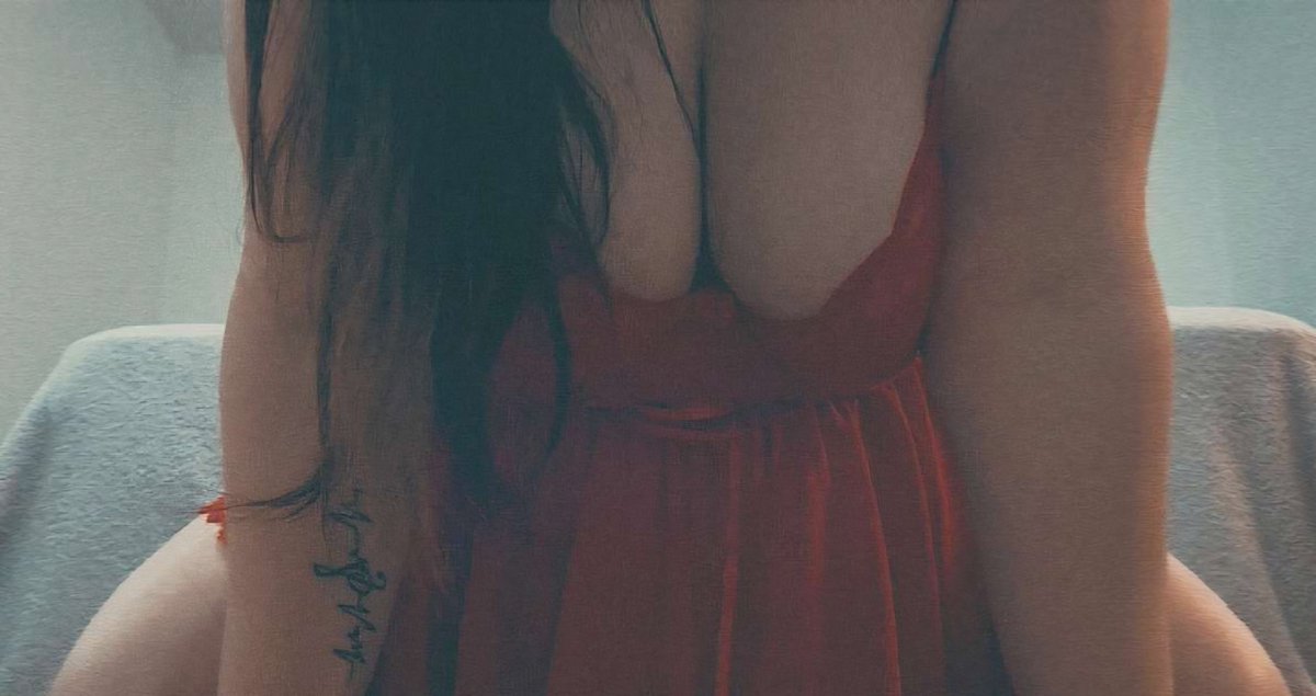 GoodBabyGirl_22's tweet photo. Red is such a good color for me 😉😊🥰😘 https://t.co/SysSkmGgHo