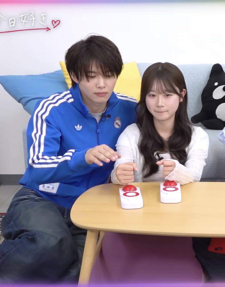 qaLk3tPFxqNGuln's tweet photo. はるねねの体格差って改めて見るとマジで理想だし良い。1枚目のときねねの上目遣いもエグい。
#はるねね https://t.co/vetc4L915D