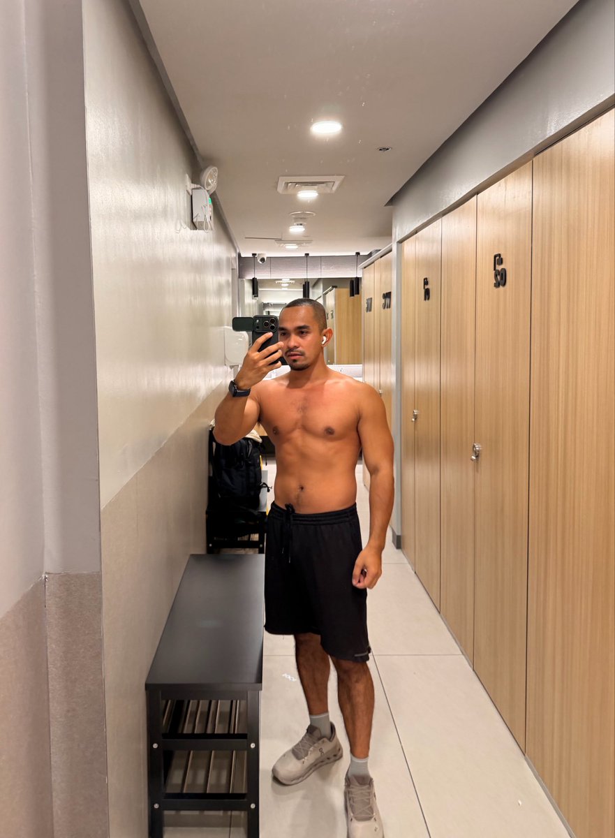 walapakisayo's tweet photo. Nawong sa pirme H 🤭 https://t.co/MkQlxkt68K