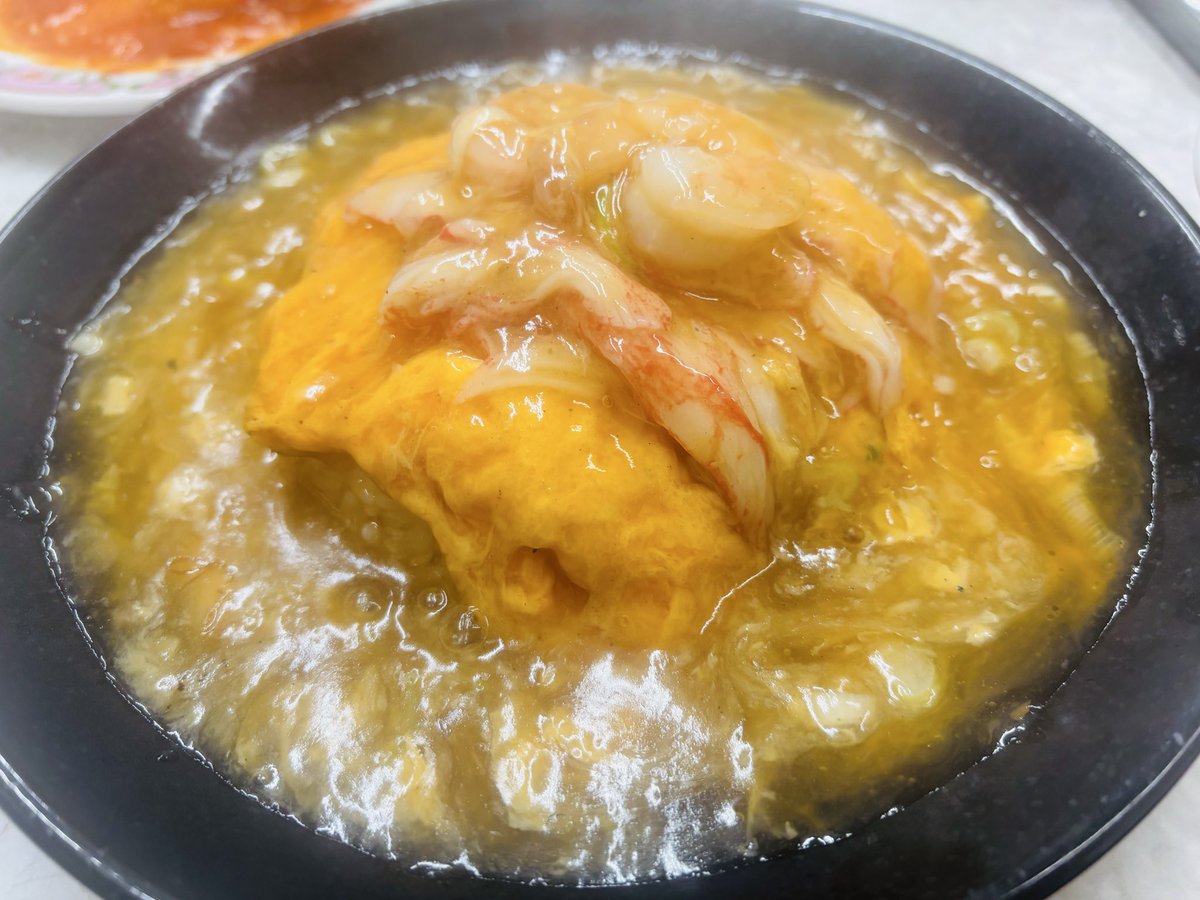 331aki's tweet photo. @kuronekohati06 天津飯は中華なのに甘酢のおかげでさっぱり食べられるよね！😄写真は今日食べた王将のやつ。久々に行ったけど、王将って普通に美味しいねw

レシピありがとう！これは簡単だね！🎵😆今度作ってみるよ👍 https://t.co/nHVQD2Fgal