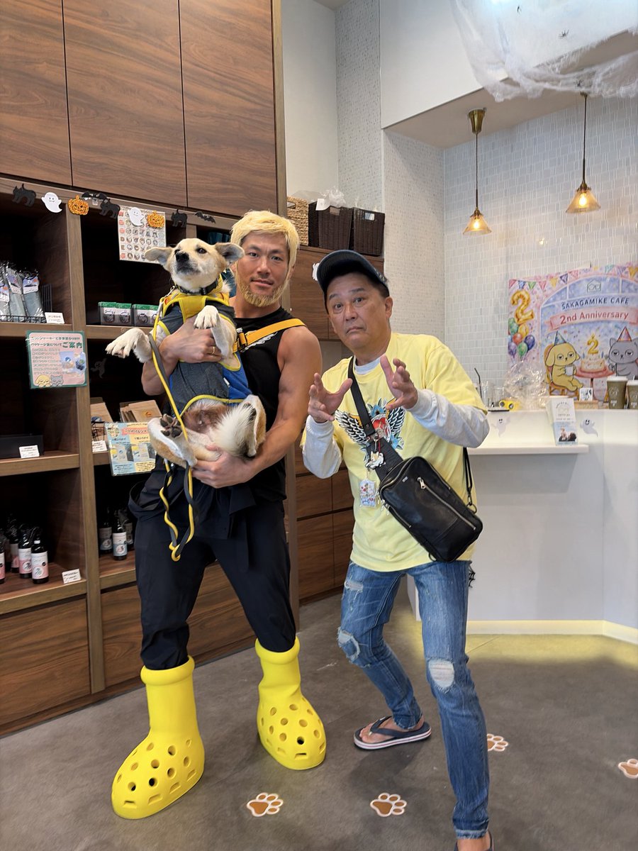 little_mamy_19's tweet photo. ☕️sakagamike café☕️
SANADA選手チャリティーイベントでした！

まずは、日頃よりSANADA選手、さかがみ家を応援してくださっている皆さん、ありがとうございます🙇‍♀️

そして、SANADA選手チャリティーTシャツを購入してくださった皆さんのおかげで、本日、イベントを開催することができました！ https://t.co/LQOzi1p7PI