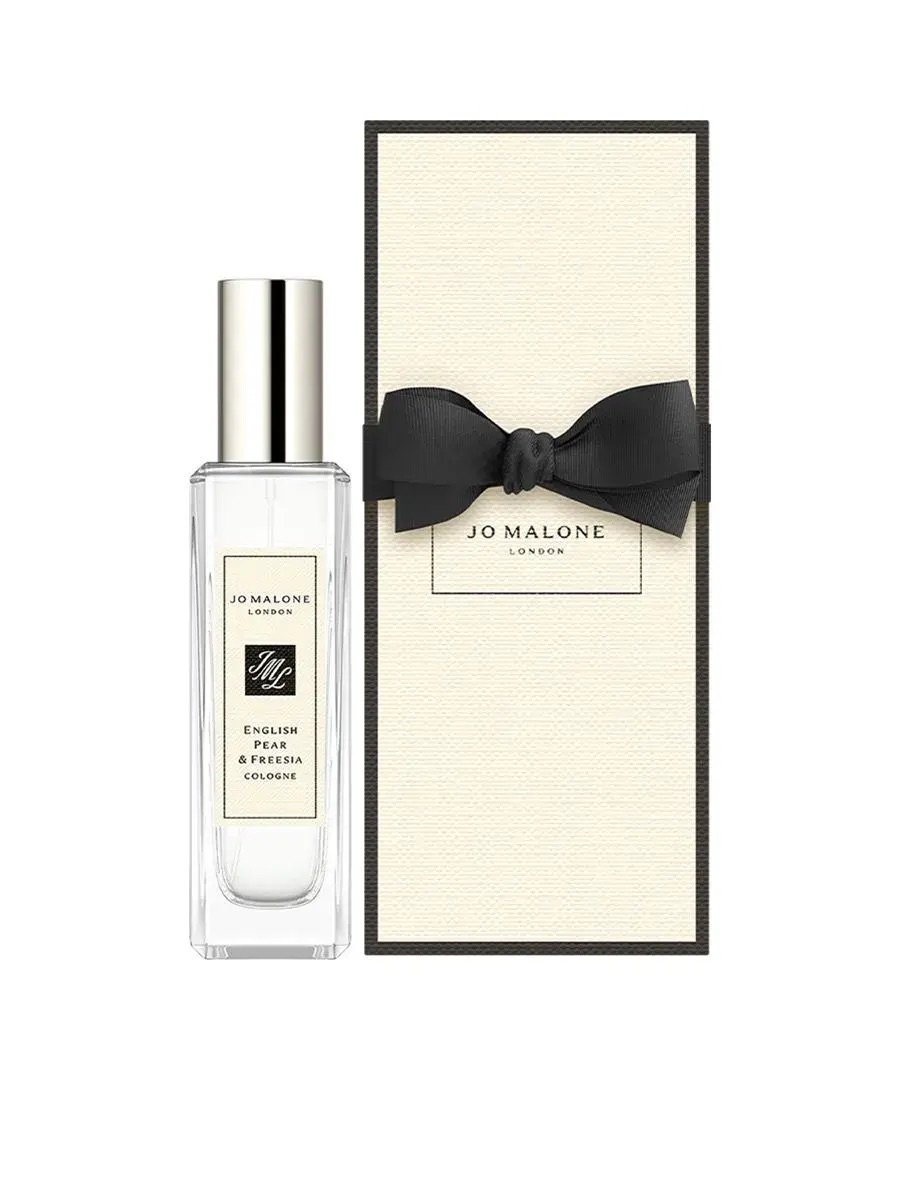 Fon_srlk's tweet photo. พร้อมส่ง

Jo Malone London English Pear &amp; Freesia 30 ml พร้อมกล่องริบบิ้น

💕 1,790฿ 
(( ราคาปกติ 3,100฿ )) 

🍃 รับถุง + 100฿

กลิ่นในตำนาน 
น้องผู้เป็นอมตะนิรันดร์กาล 
เจ้าของฉายา # กลิ่นคนรวย 

สดชื่นนนน แบบแพงๆ หรู ๆ ไม่แป๋นบาดจมูก ลูกแพร์ ผสม ดอก Freesia  หอมฉ่ำ ติดหวานนิดๆ https://t.co/sA2mnej1sV