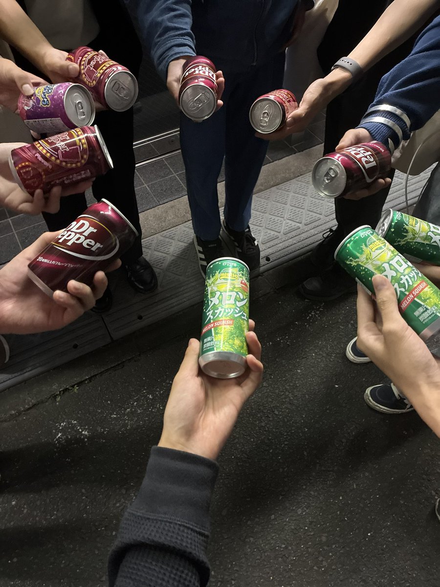 otsukimi874's tweet photo. 今日の連番集
①大扇子連番🪭
②痛バ連番ーー
③法被大連番(きしゃ日和さんの画像提供🙏)扇子上にかぐや結婚して団扇かかげてるの私ですw
④ラーメン連番後のドクペ連番
(売り切れによりメロンスカッシュ🍈) https://t.co/Btmeaso12L