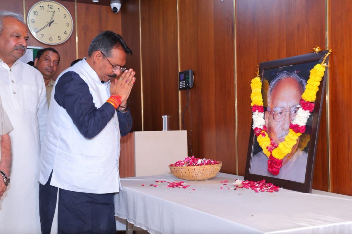sonakumari07's tweet photo. आज @BJP4Delhi कार्यालय में दिल्ली प्रदेश के पूर्व अध्यक्ष एवं गोवा और सिक्किम के पूर्व राज्यपाल, श्रद्धेय स्वर्गीय श्री केदारनाथ साहनी जी की पुण्यतिथि पर उन्हें भावपूर्ण श्रद्धांजलि अर्पित की।🙏

#भारतीय_जनता_पार्टी 

@blsanthosh @hdmalhotra @PavanRanaRSS @Vinay1011 https://t.co/VHrpX23zSo