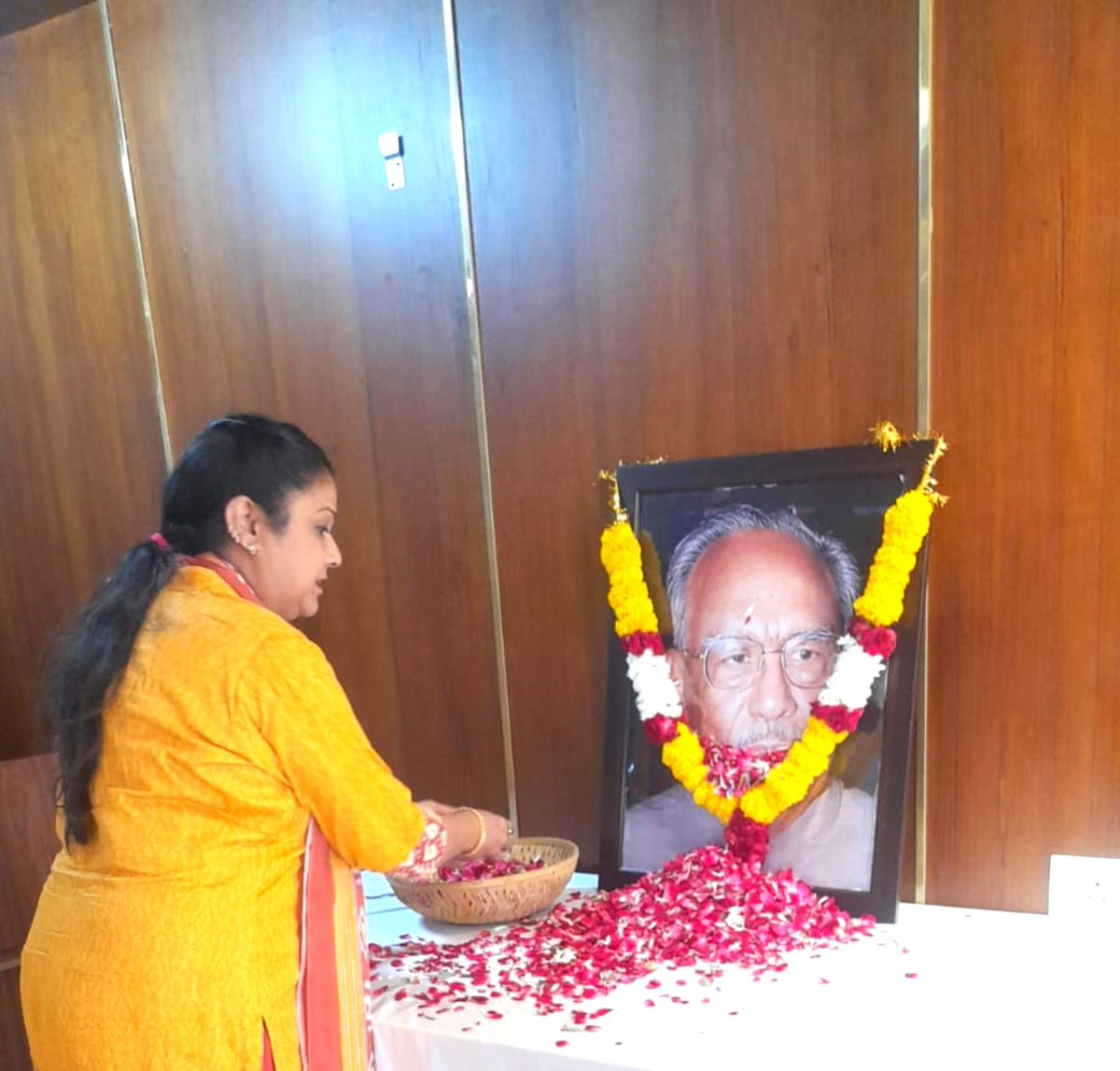 sonakumari07's tweet photo. आज @BJP4Delhi कार्यालय में दिल्ली प्रदेश के पूर्व अध्यक्ष एवं गोवा और सिक्किम के पूर्व राज्यपाल, श्रद्धेय स्वर्गीय श्री केदारनाथ साहनी जी की पुण्यतिथि पर उन्हें भावपूर्ण श्रद्धांजलि अर्पित की।🙏

#भारतीय_जनता_पार्टी 

@blsanthosh @hdmalhotra @PavanRanaRSS @Vinay1011 https://t.co/VHrpX23zSo