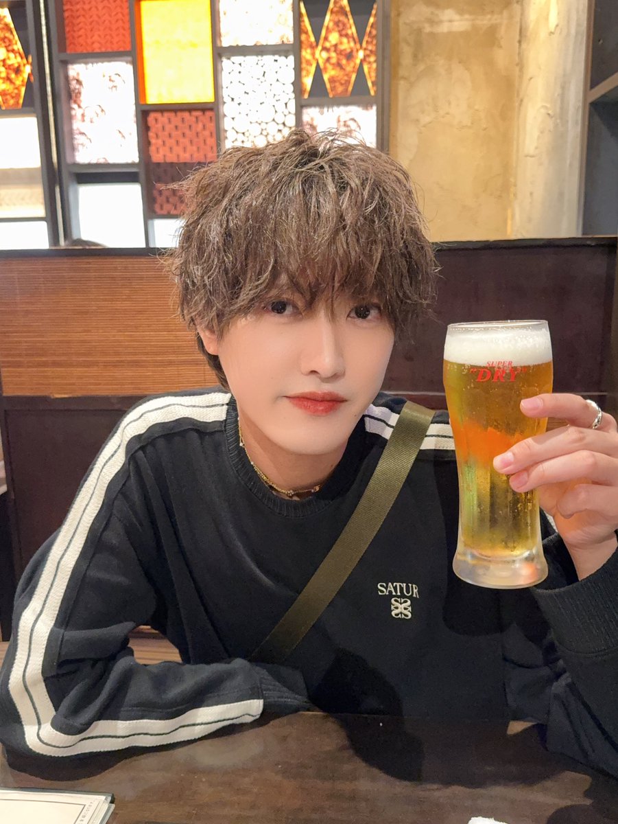 kazuya__gum's tweet photo. 大人なんてとか言いつつビール飲ませてもらいます https://t.co/WHr8Y7Adu1