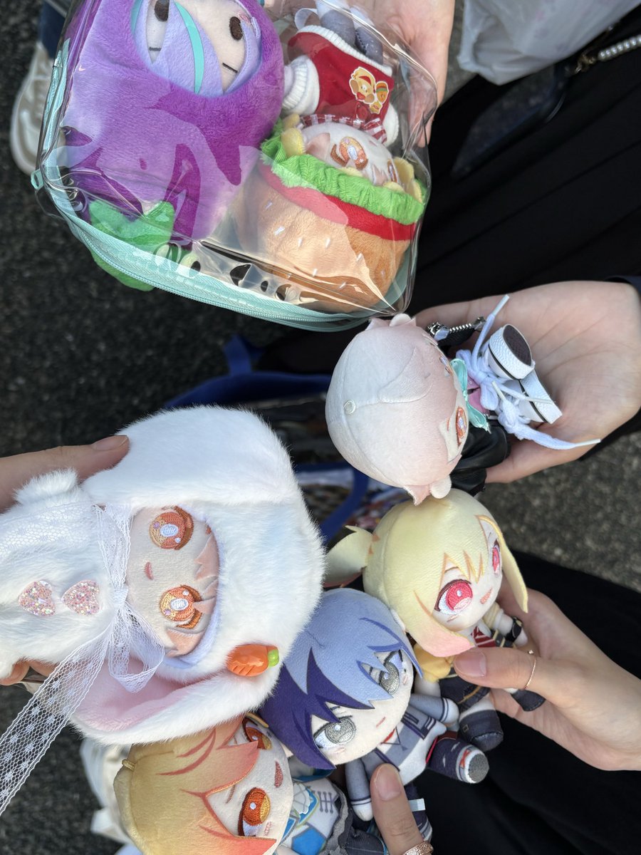 nueeee____'s tweet photo. お会いしてくださった方やお菓子くださった方ありがとうございました😭🙏❤️‍🔥 https://t.co/ba1ffRHHAA