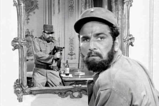 ECrowens's tweet photo. #caption #contest #captionthis #captions wanted #captionsplus #storyprompt #storyprompts #wrongplace #wrongplacewrongtime #wrongway #wrongturn #wrongdoor #wrongnumber #peterfalk #fidelcastro
#wronganswer #wronganswers #wronganswersonly #moviephotos #moviestills #moviepromo ? https://t.co/Ca1Lngn9SU