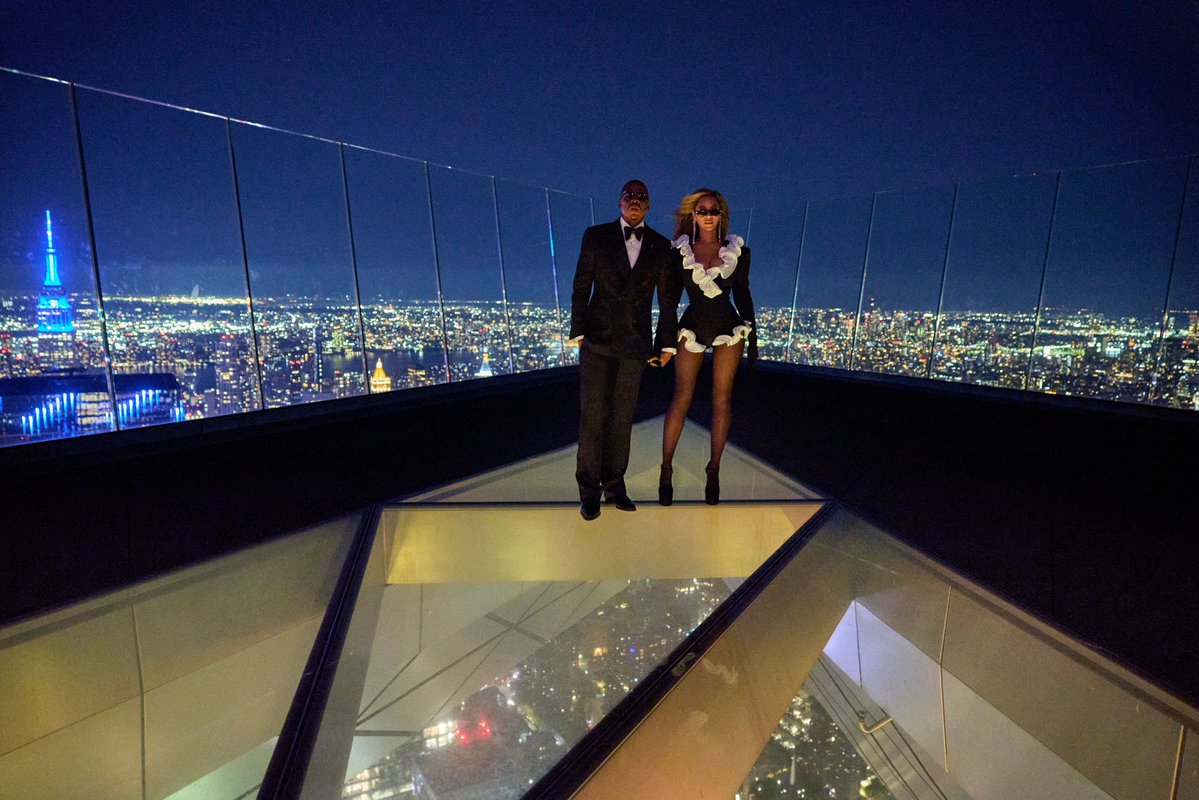 BeyyGlobal's tweet photo. π¨ The Carters are rumored to headline the next Super Bowl Halftime Show, which takes place on Valentine's Day at SoFi Stadium. https://t.co/FdogUNji5Q